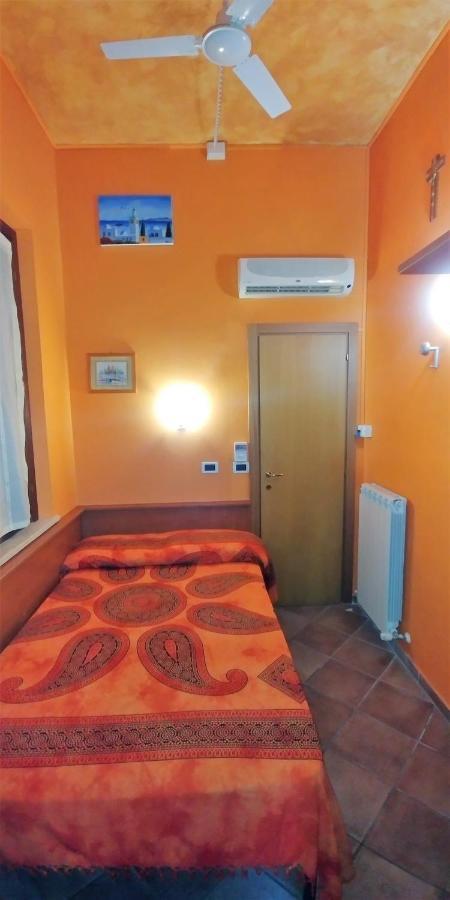 Porto Recanati Zimmer Bagian luar foto